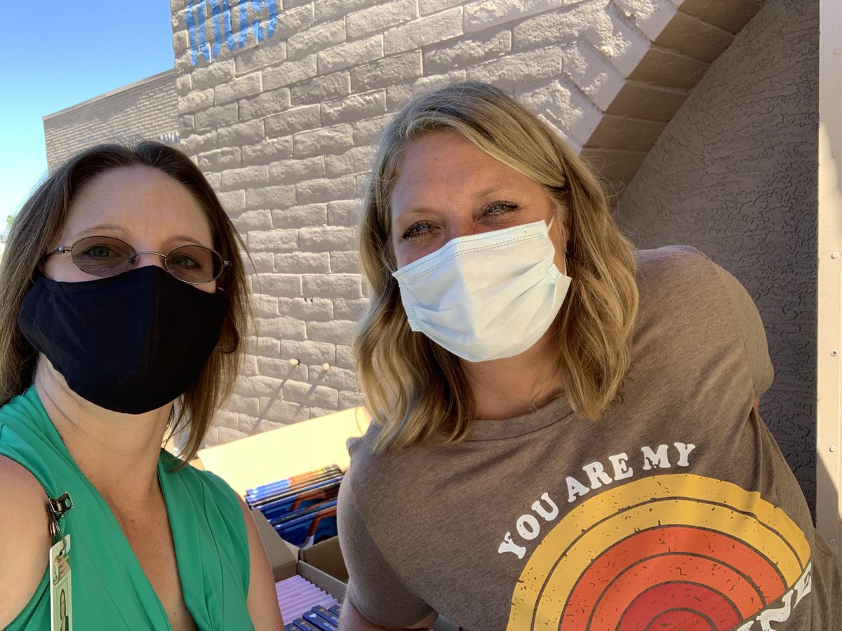 CathyGarza83's tweet photo. Had a great time passing out books to families this morning @TomahawkCSD83!  Thank you to New York Life Foundation for the gift certificate to First Book! We were able to get books to our students just in time for the summer. #cesdknowthyimpact #readingforpleasure https://t.co/S49flnk760