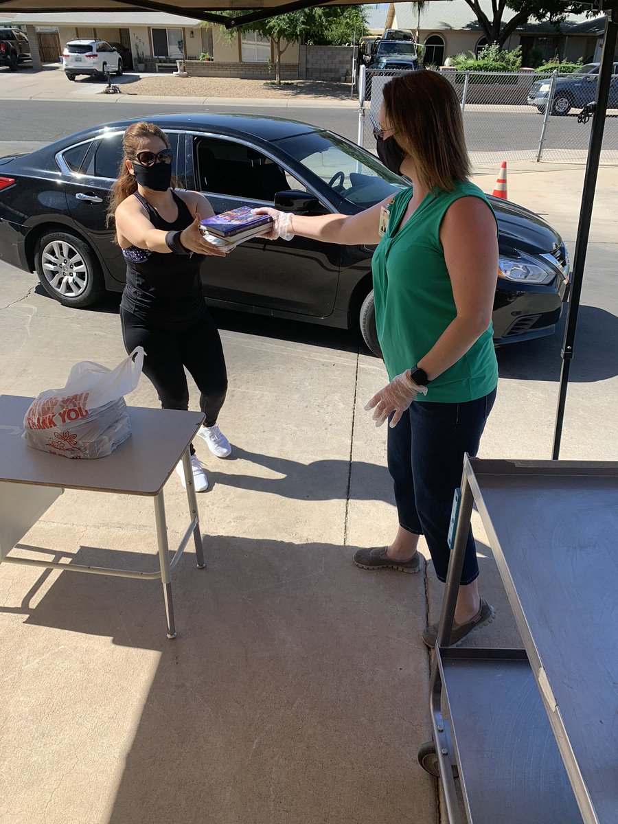 CathyGarza83's tweet photo. Had a great time passing out books to families this morning @TomahawkCSD83!  Thank you to New York Life Foundation for the gift certificate to First Book! We were able to get books to our students just in time for the summer. #cesdknowthyimpact #readingforpleasure https://t.co/S49flnk760