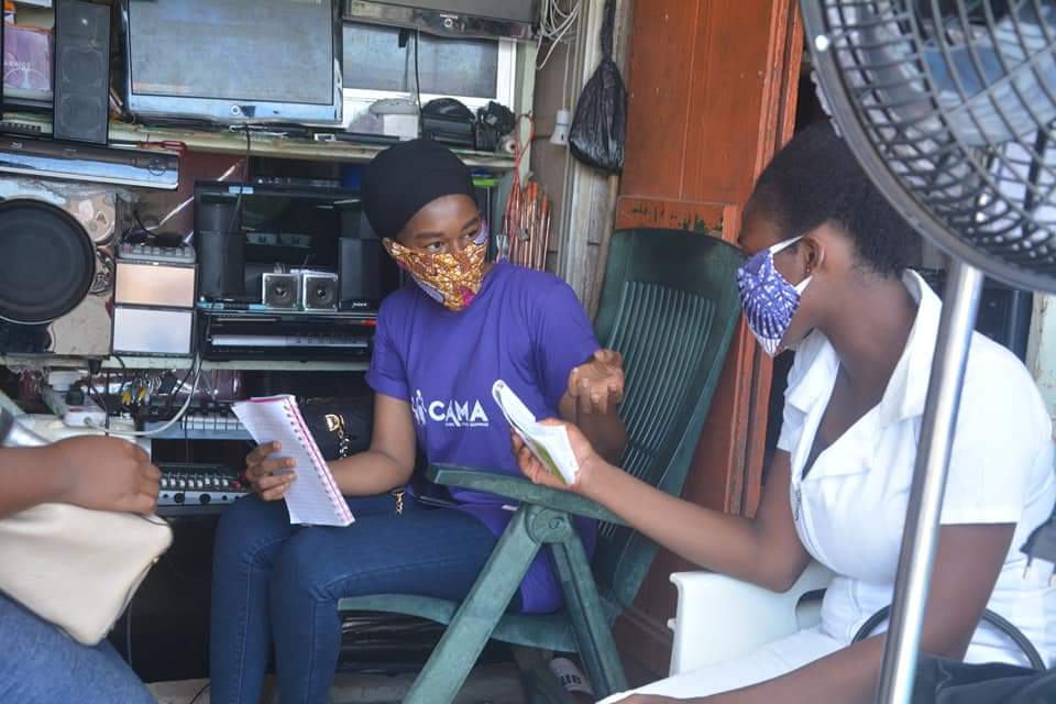 llysa200's tweet photo. Sense of responsibility-Young women leading change-COVID 19 sensitization-stopping at nothing-
Having the community at heart. @Camfed Association #CAMAeffect
#marketsensitisation
#partnership
#informationcentres https://t.co/2fOHwoaDPq