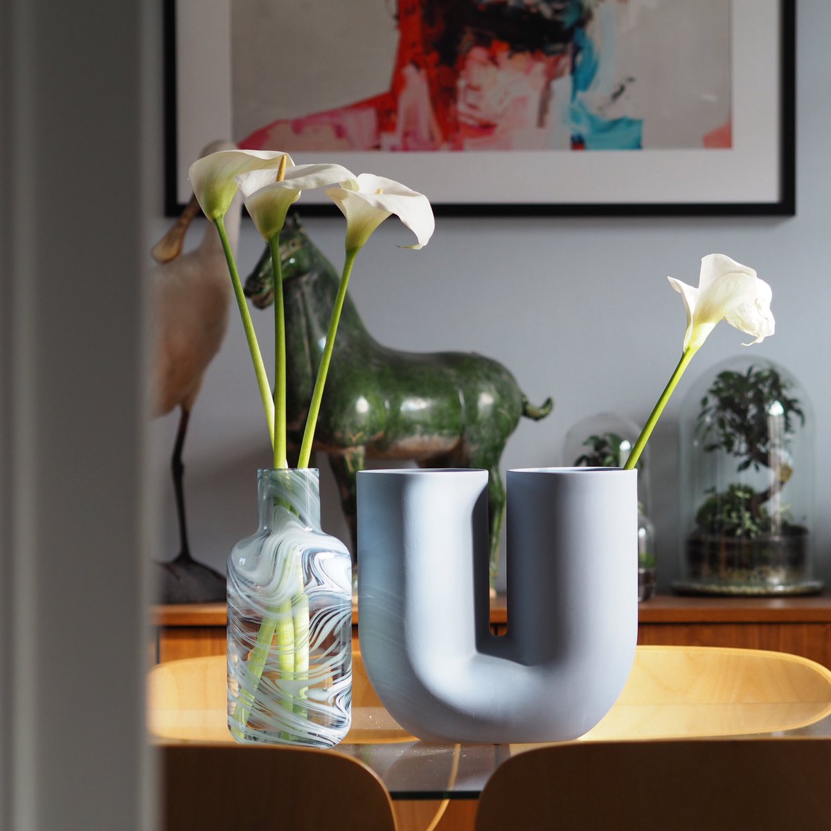 winkdeco's tweet photo. On adore ce moment de la journée où les rayons du soleil rentrent dans la maison ☀️ Ça change complètement l’atmosphère de la pièce ✨
#winkdeco #wink #salonwink #decoaddict #lovedeco #athome #madecoamoi #fleurs #bouquet #bouquetdefleurs #arome #aromes #muutodesign #kink https://t.co/3UhbI5nORq