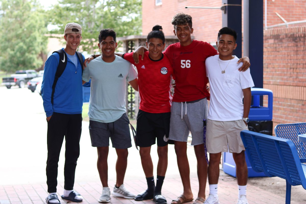 BrewtonParker's tweet photo. Build life long friendships at BPC! Find your family whether its a teammate, roommate, suite mate, classmate, or anyone you meet around campus. Tag your BPC family and let them know you miss them!
#buildingbarons #togethersetapart https://t.co/QNKHkq5ycD
