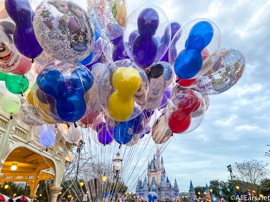 AgentePatriciaP's tweet photo. ¡Extrañando los globos de Disney!
Esperamos volver pronto.
#quieroiradisney #disneyparks #imissdisney https://t.co/tu3DMKIe01