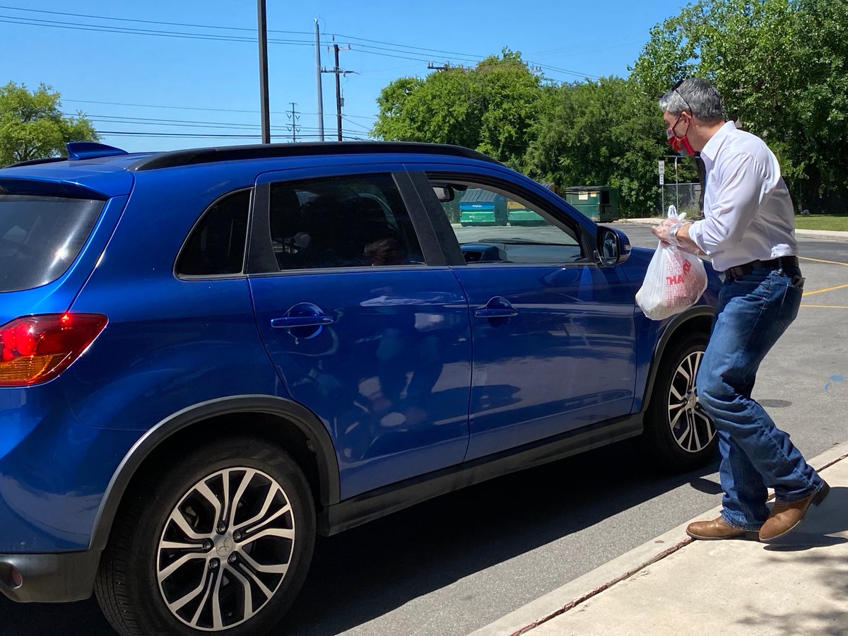 It takes a village -- thank you <a href="/Ron_Nirenberg/">Ron Nirenberg</a> for helping distribute meals <a href="/SernaSammySeal/">Sammy Seal</a> elementary. <a href="/NEISD/">North East ISD</a> has served almost 1.7 million meals during the closure! <a href="/dr_maika/">Sean Maika</a> <a href="/sgrona/">sgrona</a> <a href="/jlomas_lomas/">Jennifer Lomas</a> <a href="/MealsbyNEISD/">NEISD School Nutrition Services</a>