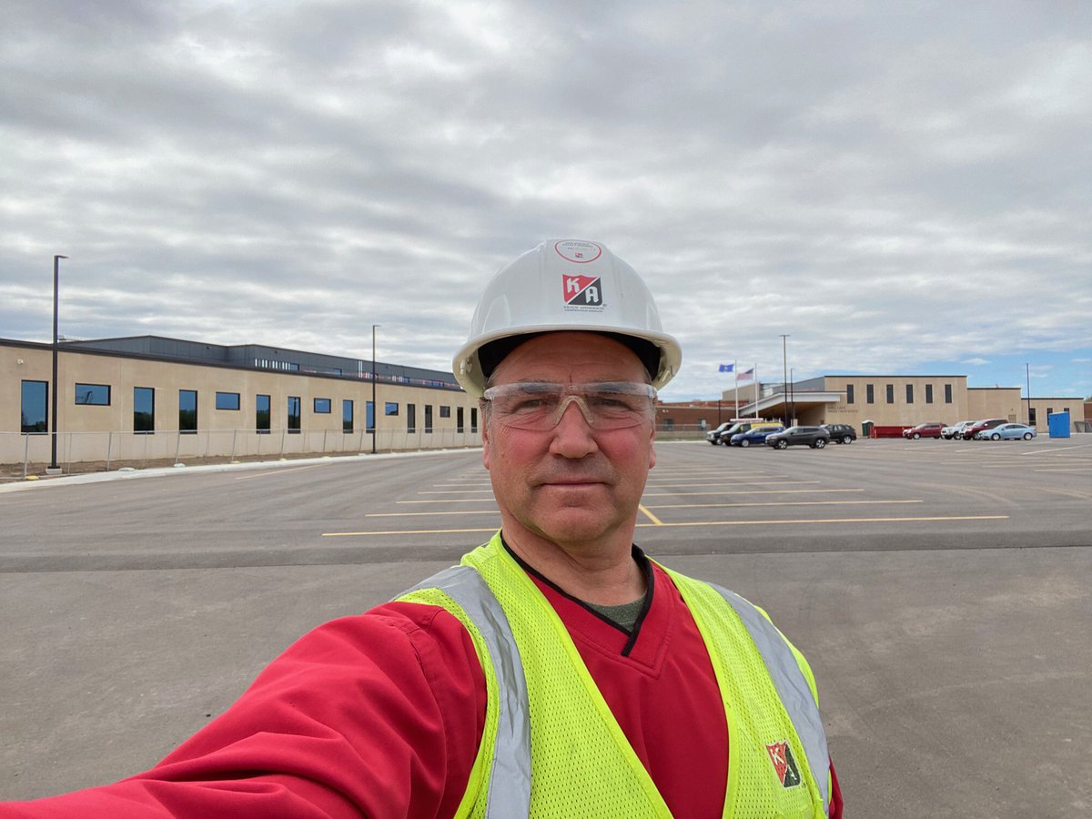 billols52275097's tweet photo. This is Jim Roy, the outstanding Superintendent on Kraus-Anderson’s Shell Lake, WI school project. He will wrap this project up by the end of July. Thanks for your great work Jim! #kabuilds #shelllake https://t.co/JekQf9Nbq6