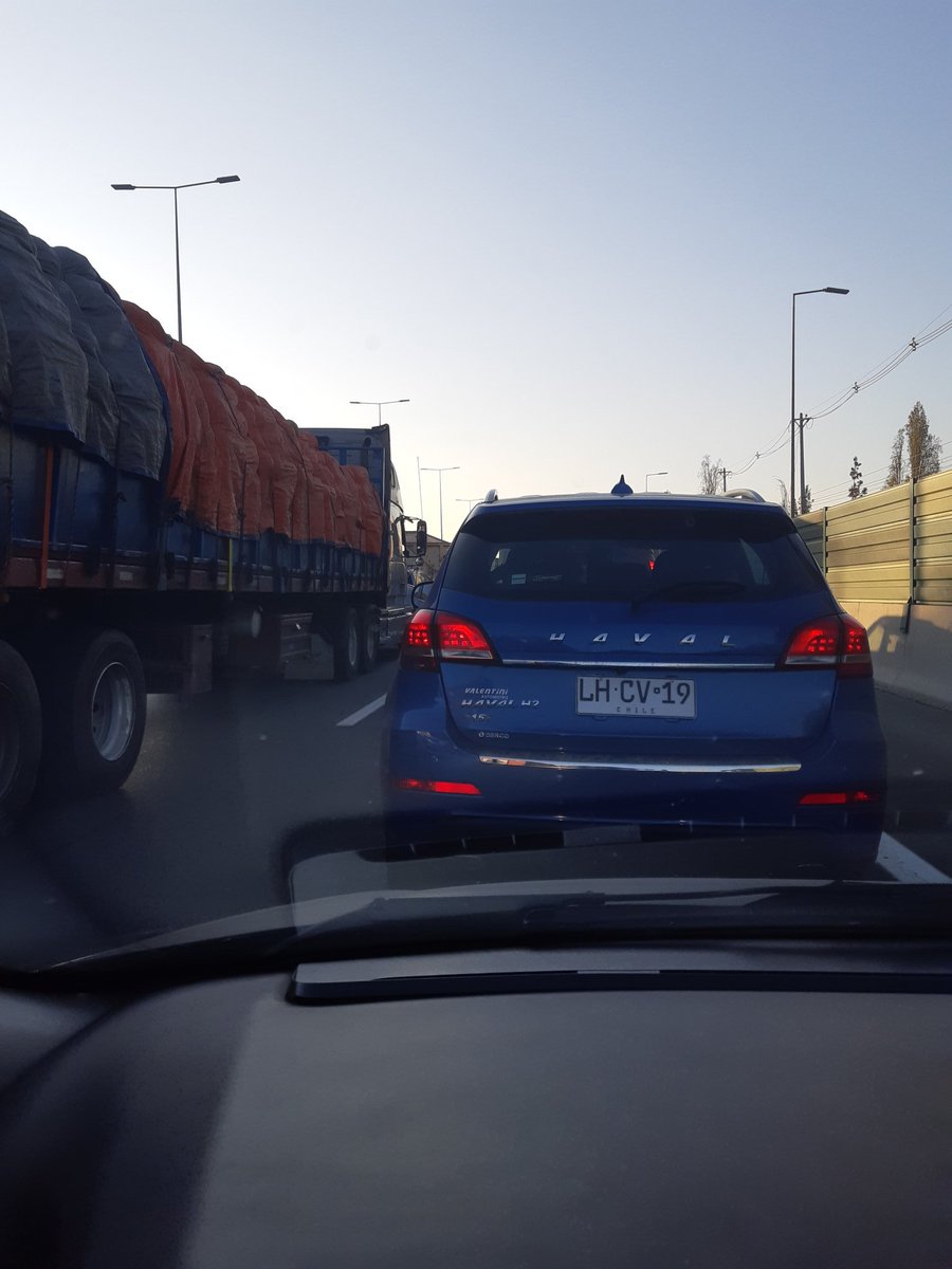 opicastillo's tweet photo. @Autop_Aconcagua @AutopCentral @CarabTransito @Carabdechile @radiocarab @biobio @radiofmalegria @aconcaguaradio @24HorasTVN Y para el norte? A 2 km del peaje lampa así esta la cosa @Autop_Aconcagua https://t.co/LvDqH4wNH9
