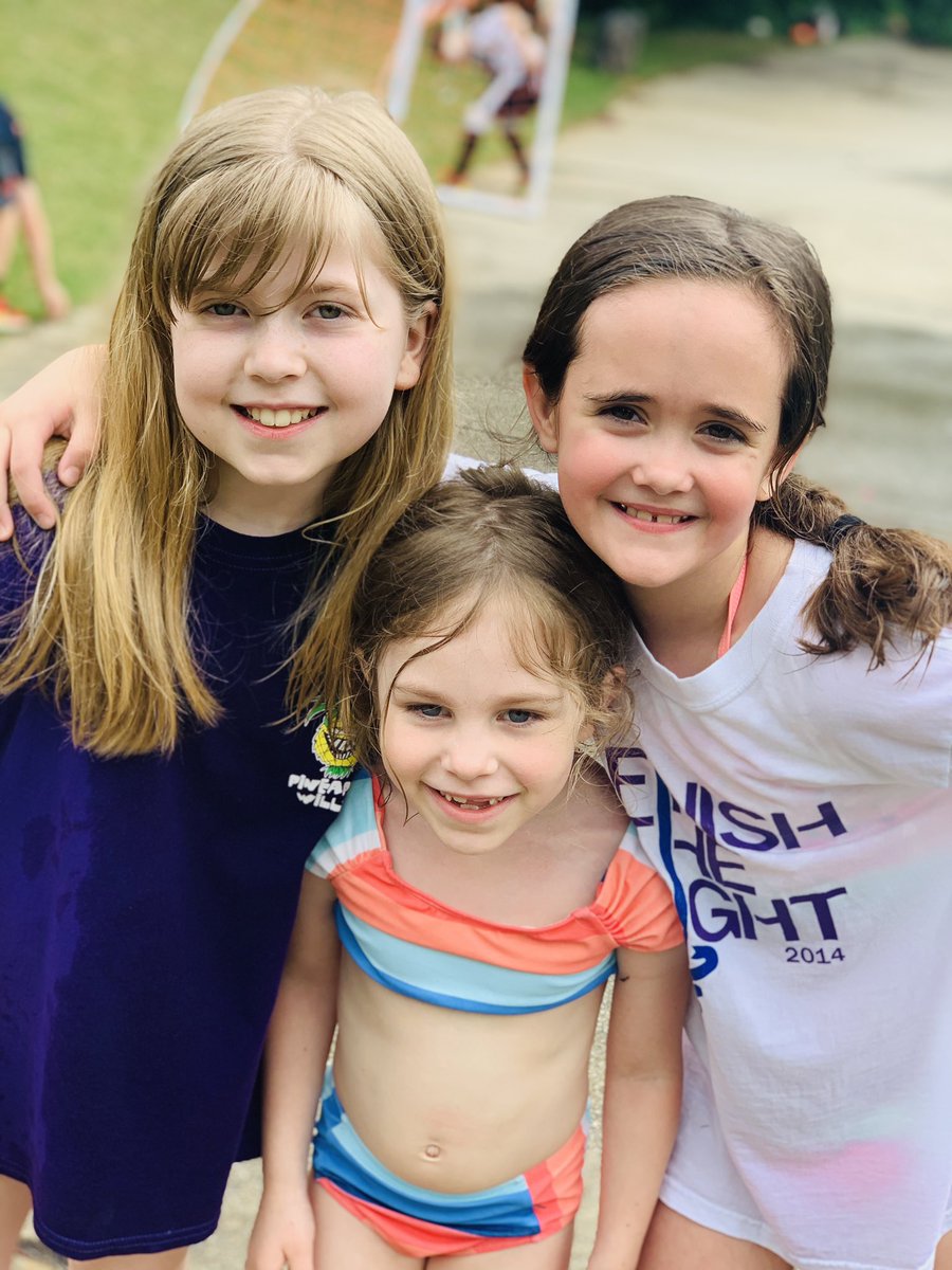 jennlapietra1's tweet photo. Field day both virtual with my class and with a couple families we are quarantining with. 4 zooms and as many grade levels. #bettertogethermpe @MPE_Mustangs https://t.co/lh8ZMC7BrC