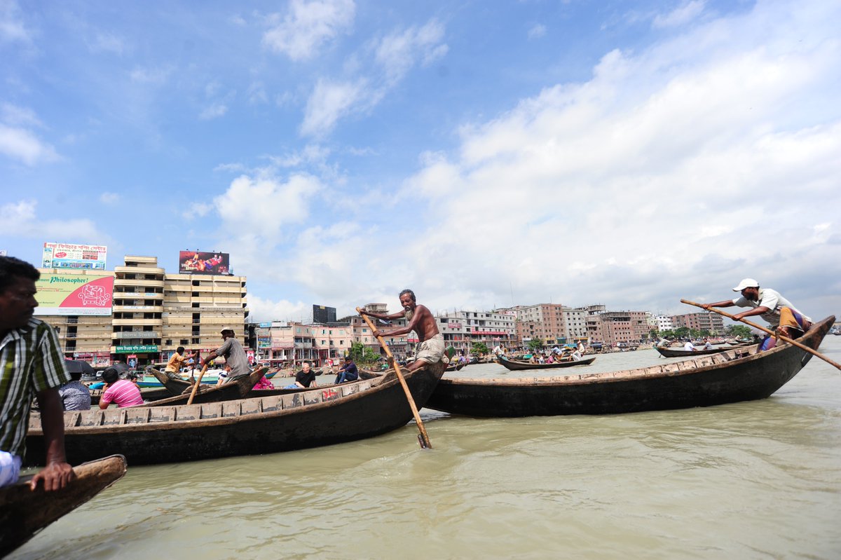 Eurasia44's tweet photo. URGENT!​
​
Bangladesh and India are preparing for a powerful cyclone to hit its borders this week. This storm can mean major destruction for these 2 countries.
​
Pray the unreached of #India and #Bangladesh would meet Jesus in the midst of crisis. #eurasiacommunity #prayerpause https://t.co/iAr6tznjnD