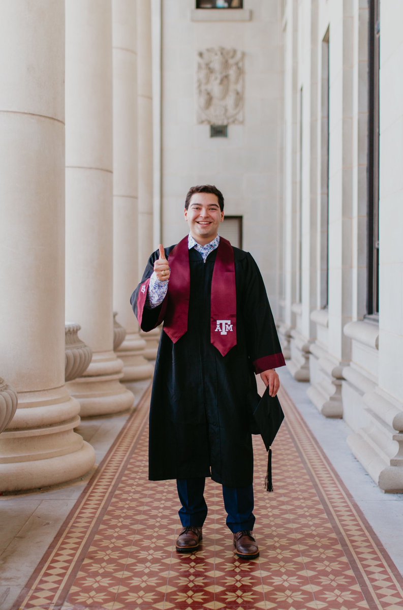 ashley__franco's tweet photo. COVID-19 but make it TAMU senior 🎓
#ramblingrosephotography #tamugrad @coronaextrausa @TAMU https://t.co/8qokamtfMM
