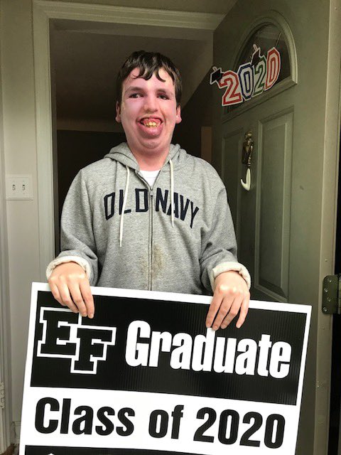 EFThunderbirds's tweet photo. Congratulations class of 2020 https://t.co/bSRR5TW2Jo