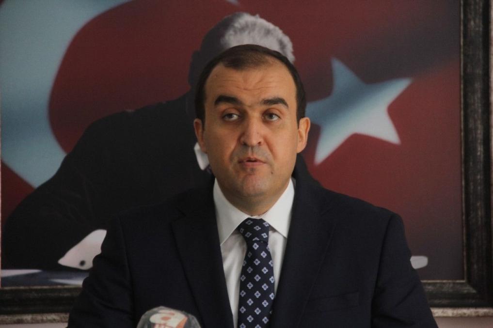 Adana’da Yüreğir Vefa Sosyal Destek Grubu ihtiyaç sahibi vatandaşlara soğan dağıtırken saldırıya uğrayan Yüreğir Kaymakamı Oğuzhan Bingöl, "Bizzat başında bulunduğum grubumuz art niyetli kişilerin saldırısına uğramıştır" dedi.