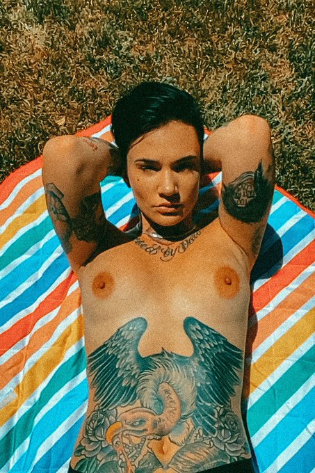 Next 20 people get 50% off my Onlyfans https://t.co/3HecpA0Frw https://t.co/RCh64q7sGx