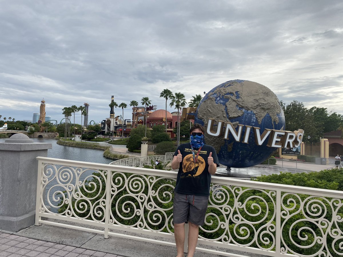 GeoZaroff's tweet photo. Awesome night at CityWalk!! Have never felt so safe before and every single TM was incredible!! Hats off to UO for doing an amazing job keeping everyone safe!! #CityWalk #UniversalOrlando #Universal #Coronavirus @UniversalORL https://t.co/zWdfeXygpn