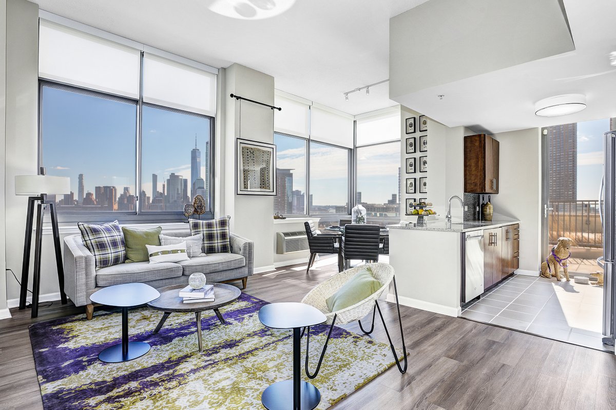 BLVDAptsJC's tweet photo. +Meet The BLVD Collection, premier #apartment homes in #JerseyCity

✨BLVD 401
✨BLVD 425
✨BLVD 475

Learn more: https://t.co/LfAD7RF4x8 https://t.co/dGKVmf5lvc