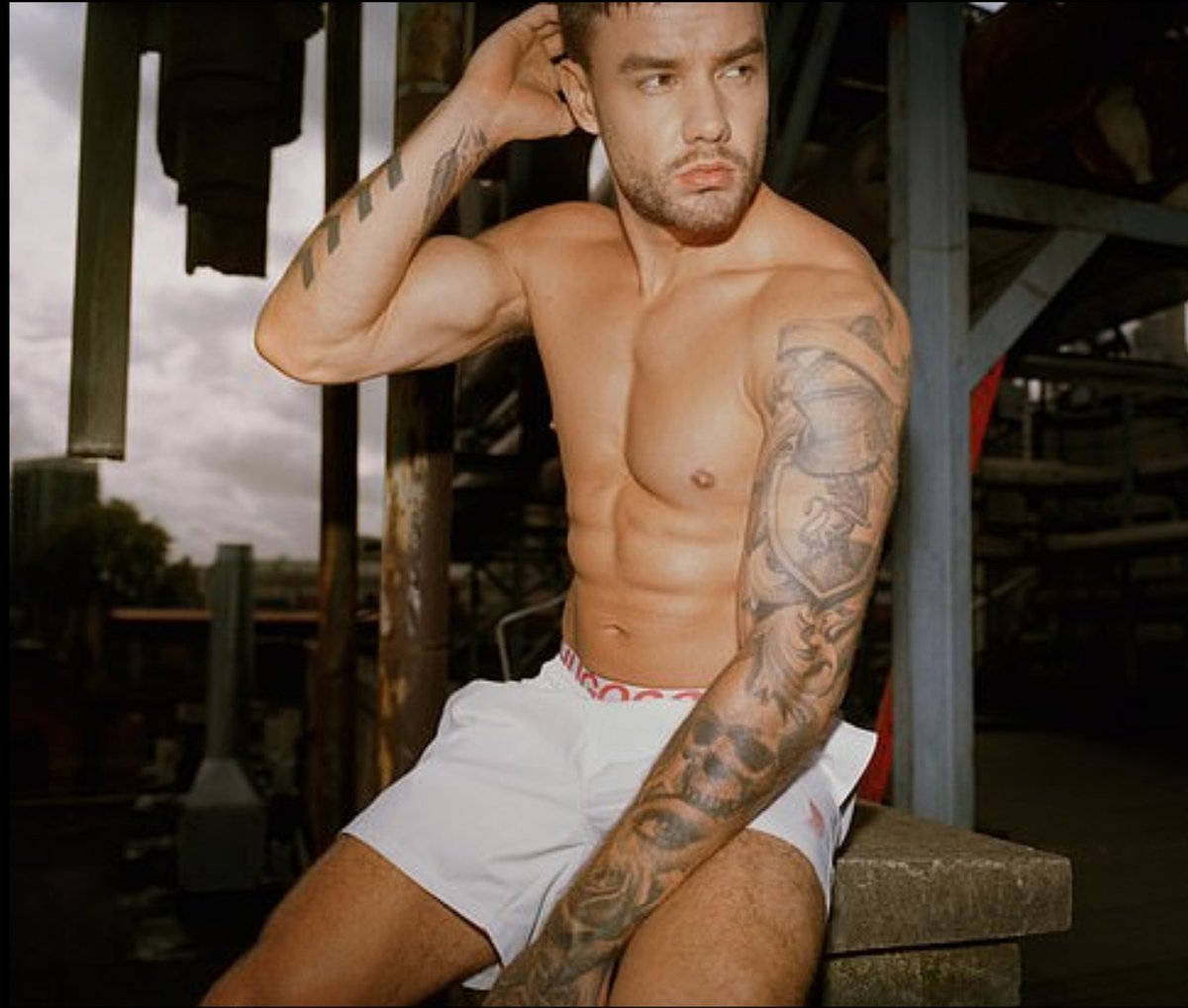 FamousUKMen1's tweet photo. Liam Payne 😍 https://t.co/M0G5gaPWfD