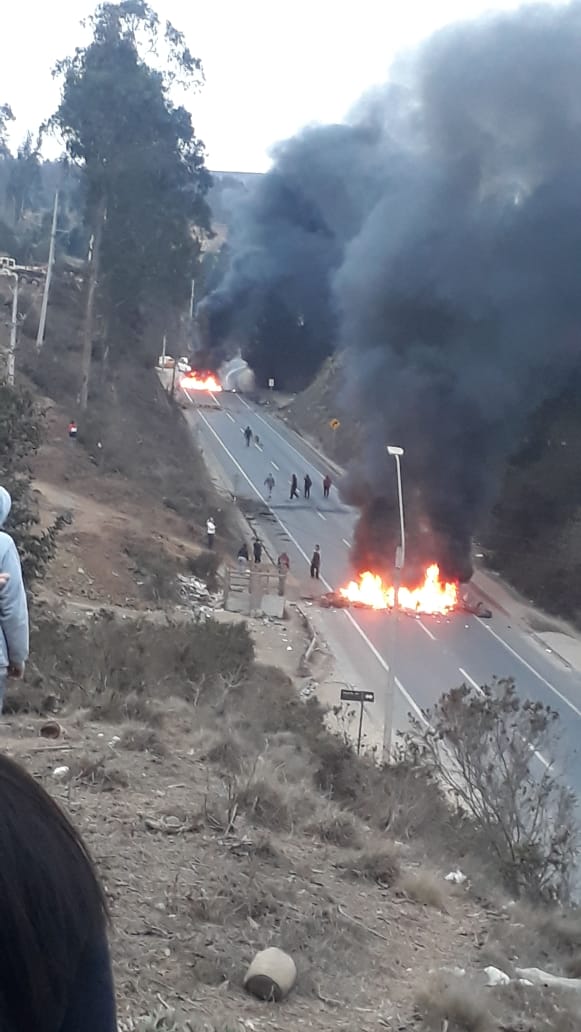 RPunto_Hits's tweet photo. 📍San Antonio 

Barricadas a esta hora en Ruta 78,altura Villa El Sol.

#RedEmergenciaLC 
@RedLitoral @Redprevsai @alegriagonzaa https://t.co/NEmB3oWp2p