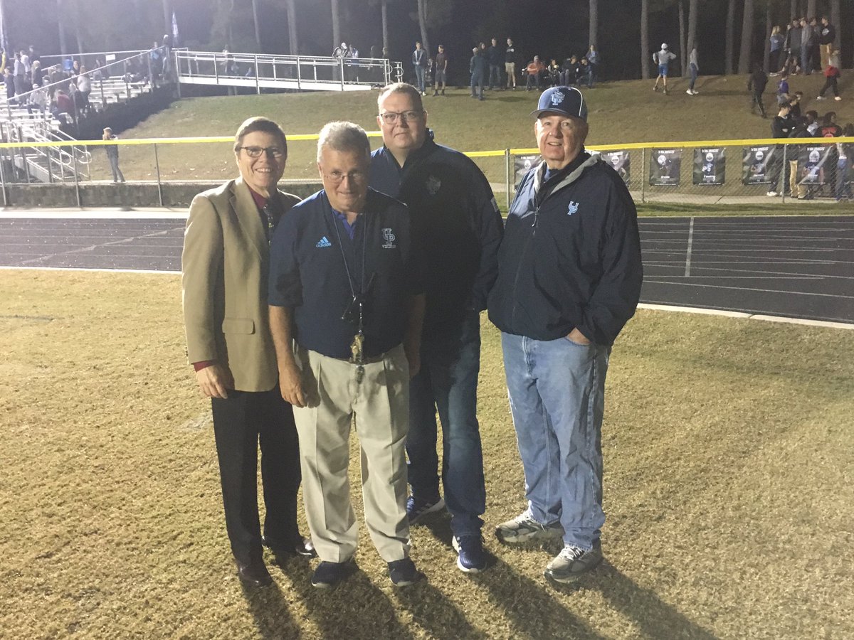 AndyMcCormickUP's tweet photo. Game Days will never be the same, especially Friday night lights. RIP my friend BWP! #vikingstrong https://t.co/8jEVkSXaJF