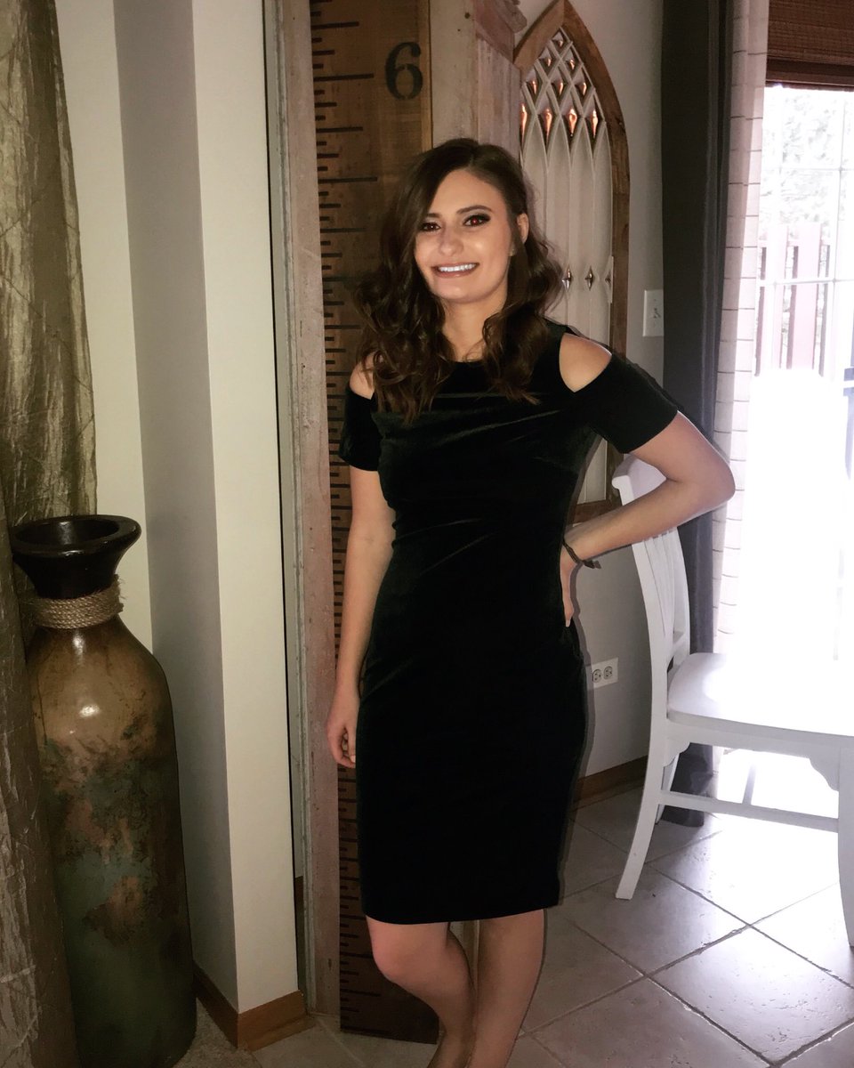 missplanera's tweet photo. A little throwback for #glamourday today 😂💃🏻#spiritday #d142sped #engage142 @FosterLions @ForestRidge142 https://t.co/DpvcCjjD1T