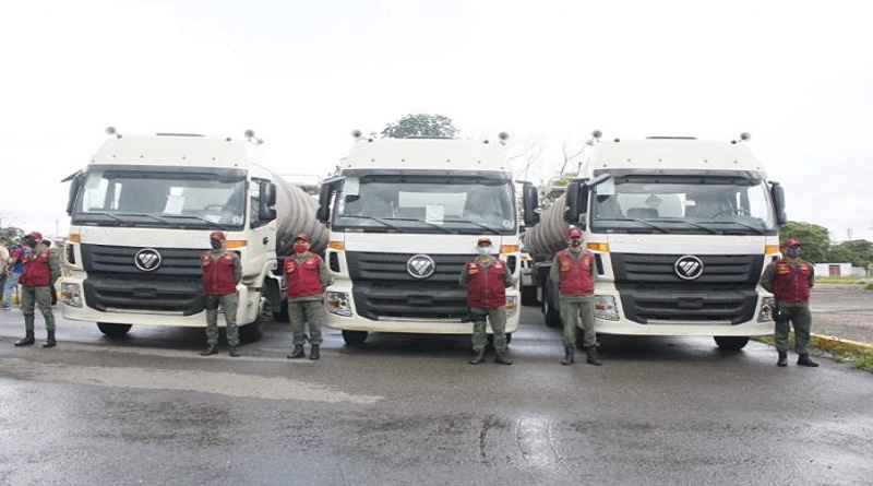 Protector del estado Táchira entregó 8 cisternas para abastecer de agua a diferentes municipios de la entidad #VenezuelaPatriaSana vtv.gob.ve/protector-tach…