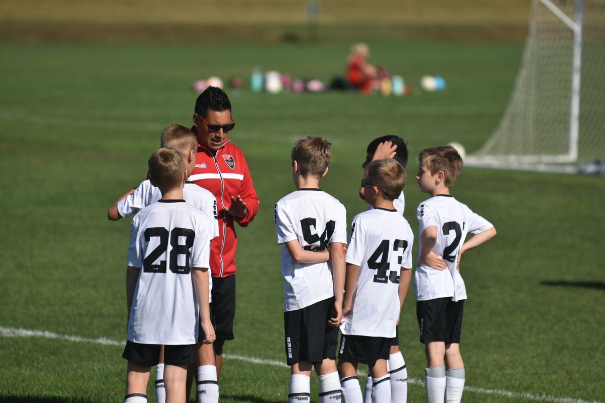 10bWhite's tweet photo. Thanks Coach Al @loudounsc #RepTheRed https://t.co/whLzs3Gusm