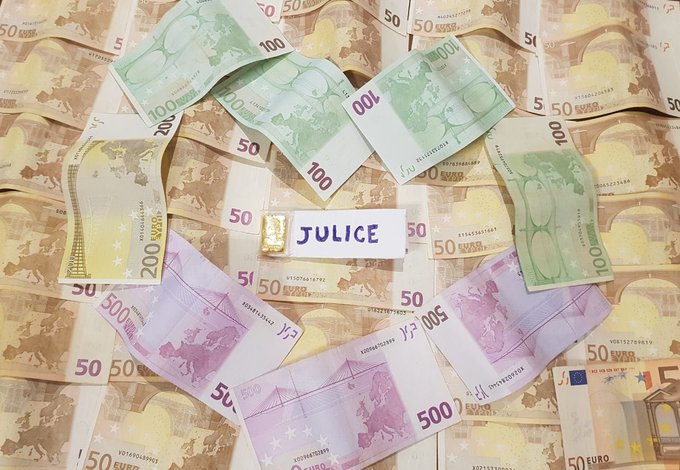 Deixe seu nome na corrente milion&aacute;ria. Voc&ecirc; ser&aacute; o pr&oacute;ximo. https://t.co/GcguSMLVYD<a href="/tag/tododiajulice"class="tags"><span>#tododiajulice</span></a>