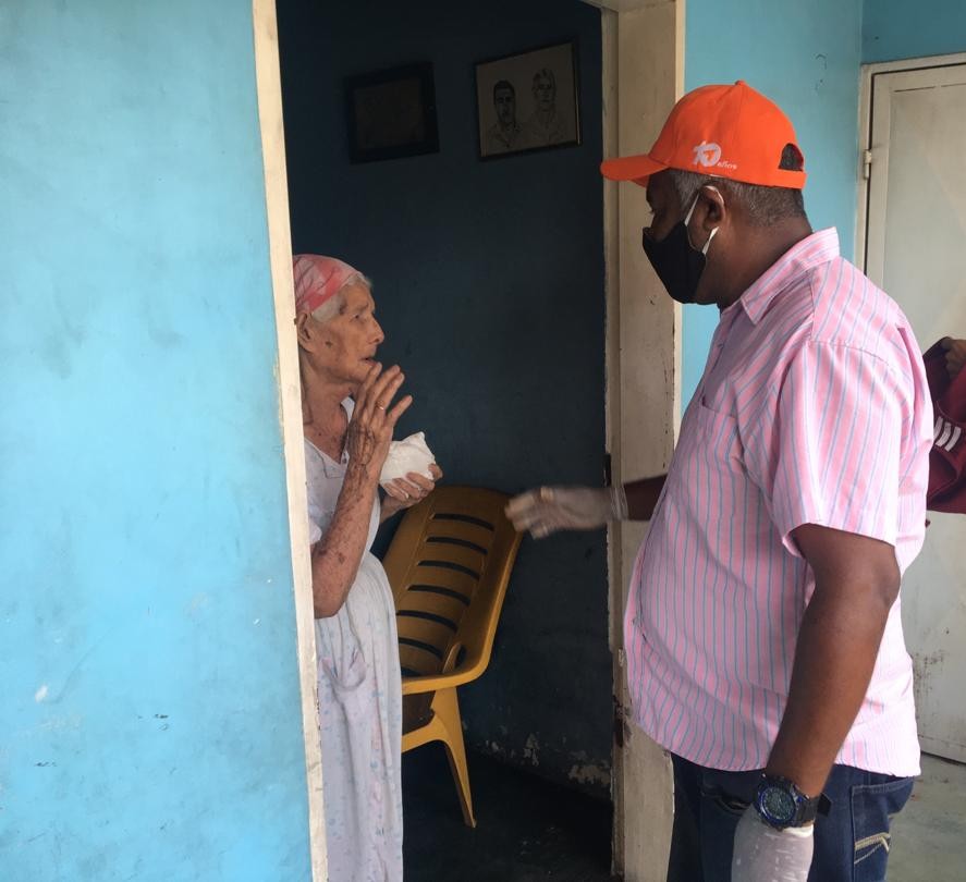 VpIndependencia's tweet photo. Hoy #18MayoConVoluntad Salimos a la calle con un #GranArepazo para los niños y abuelos #Independences  #SectorSanRafael . https://t.co/oqykXW0FBI