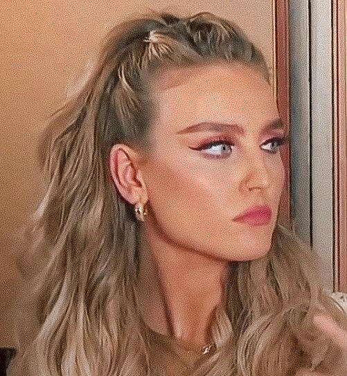 perrie edwards as luke hemmings a thread!¡