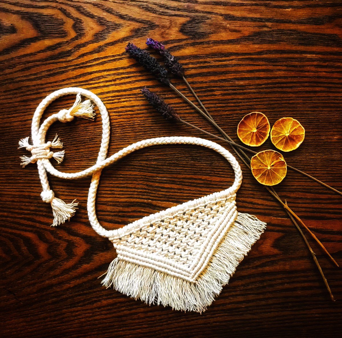Helengdelcid's tweet photo. El macramé ofrece tantas posibilidades de diseño, no hay límites. Amo crear❤️
#macrame #macramelovers #hechoamano #macrame_community https://t.co/FSFwCfzxKQ