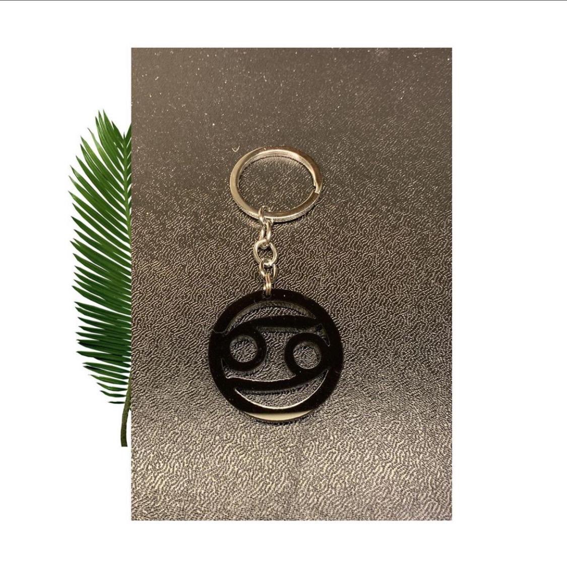 StelleZodiac's tweet photo. Key chains 🔑 
نوفرها بالطلب 🖤 https://t.co/TXpgUqDm51