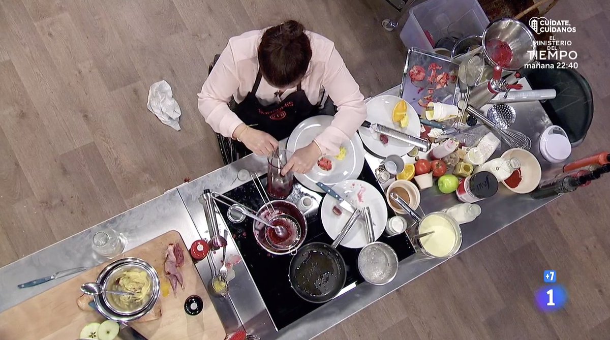 soymiguelheras's tweet photo. Cocina en piso universitario
(Óleo sobre lienzo, 2020)

#MasterChef https://t.co/OtBqKPwk6G