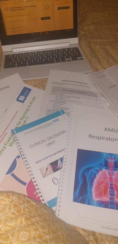AisatuD's tweet photo. Today was my first day of my extended clinical placement in AMU. I was so nervous but yeaah I survived the first day🤲🏾🤲🏾 @BCUNursingteam #bcunurses  #frontlineworkers #preregisternurse https://t.co/rjLs2vrY9S