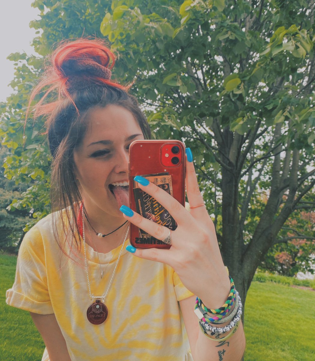 LyssaBabyx's tweet photo. the chain is toooo crispy @Cyclops_Army https://t.co/dcsZiO6ehb