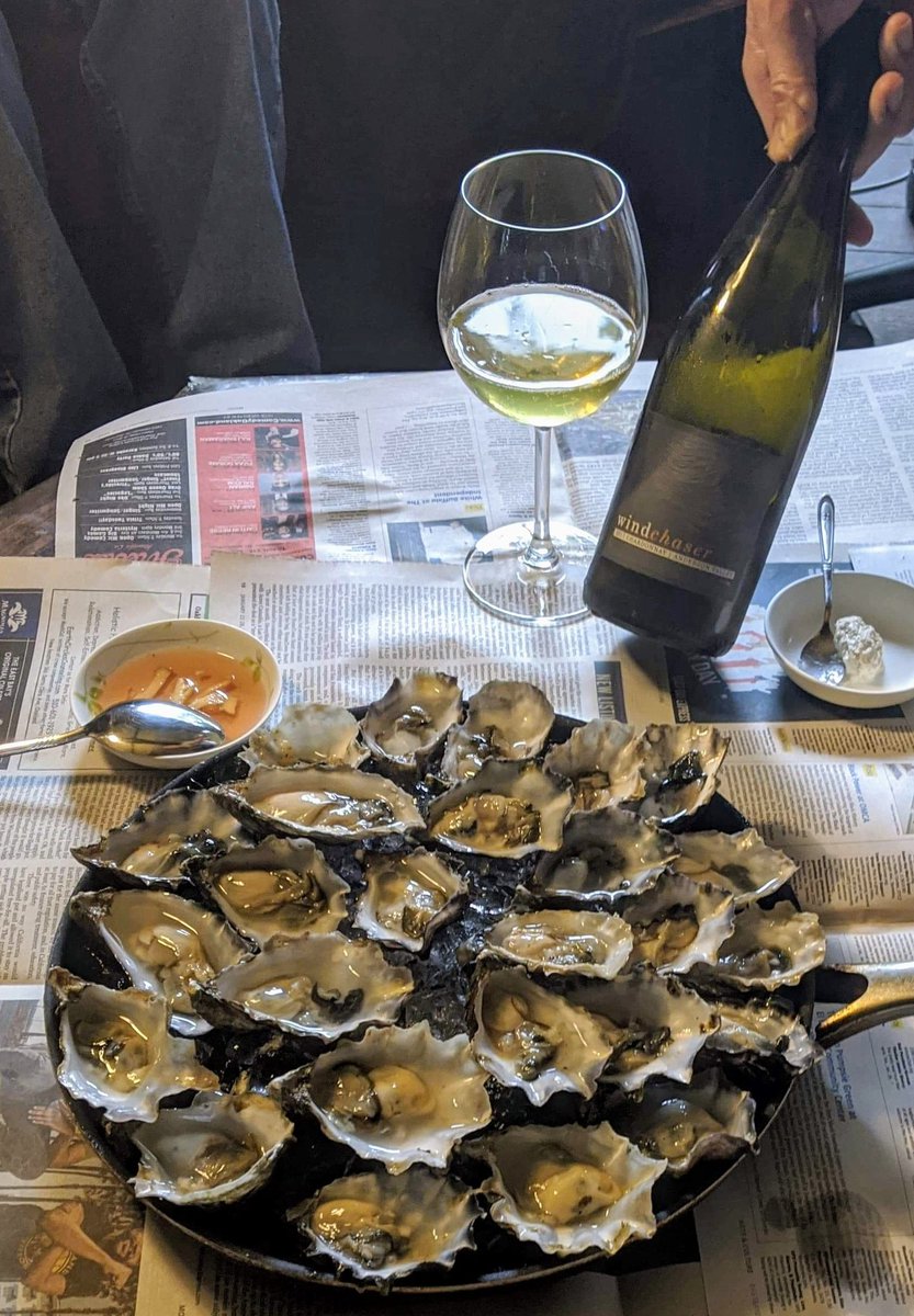 godhenry's tweet photo. What a weekend of #drinklocal and #eatlocal with family!! 😍🤤😁

#searedlibertyduckbreasts #grilledrackoflamb #clamscarbonara from #santacruzpastaco #shuckingoysters from @hogislandoyster and wine from #windchaserwineco @caduceuscellars @solanocellars https://t.co/98QcotlXqj