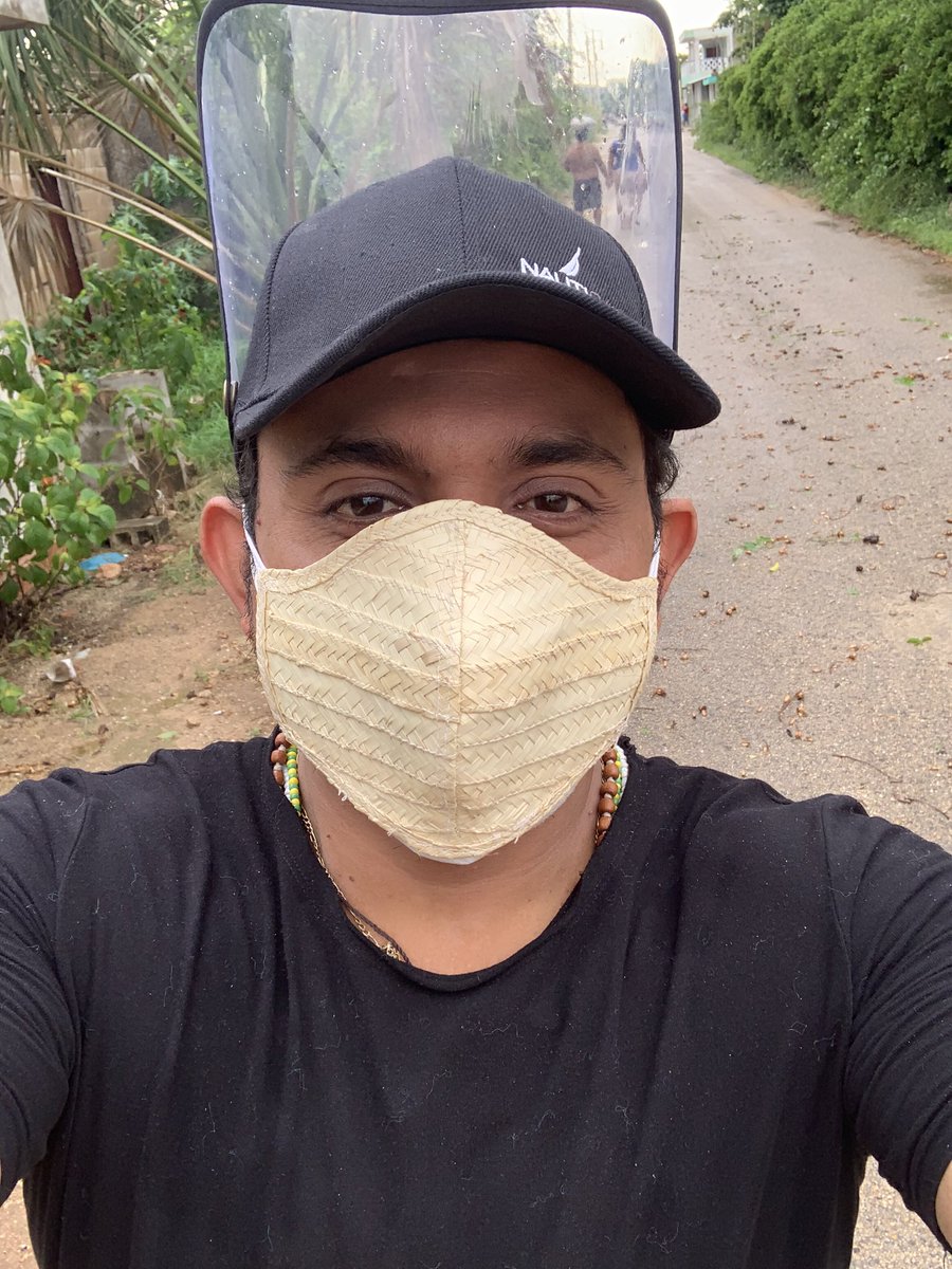 RafaMontalvoMx's tweet photo. Las manos mágicas de #Pustunich! #Ticul Vean esta maravilla que mi amigo Jorge Contreras sombrerero de toda la vida me obsequió #cubrebocas tejido de #huano! Tenemos que levantar esto pronto! Nuestra gente lo necesita por favor cuídense. https://t.co/zi3dFPNj1g