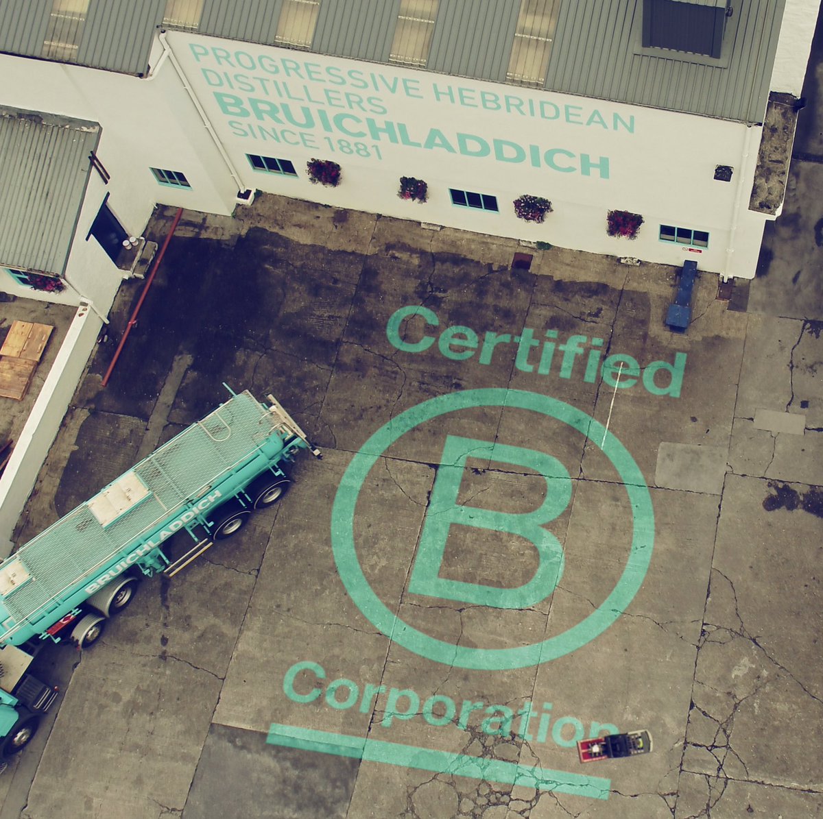 It’s official. We’re one of only 6 distilleries in the world, the only one in Europe making whisky and gin, to meet B Corp standards of environmental performance, accountability and transparency  bruichladdich.com/bruichladdich-…