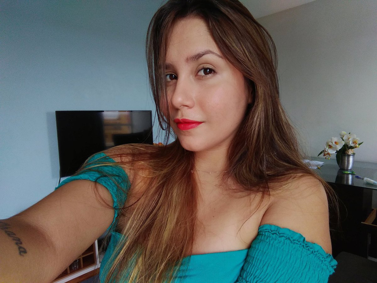 garota dos direitos humanos tweet media
