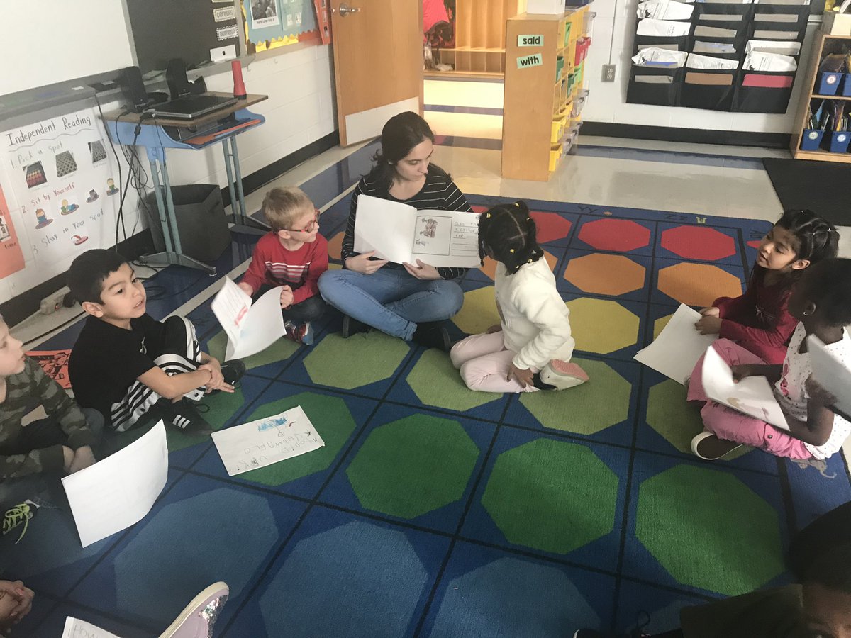 BMP_Firstgrade's tweet photo. Did you know that Ms. A was really helpful in helping us get started with distance learning? She quickly made videos to help parents and teachers understand how to access blackboard all while teaching her own kindergarten class! We are lucky to have @bmpkteam1 at our school! https://t.co/Ytc8SD9OrS