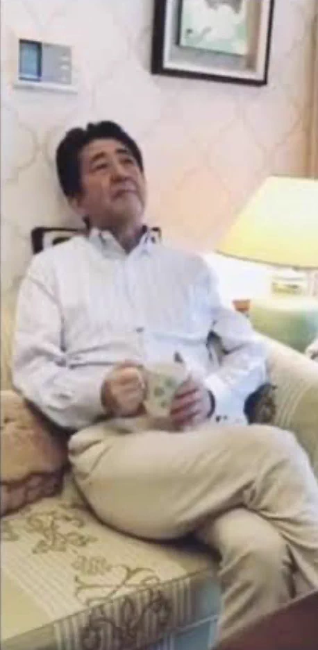 @norinotes 私はですね。こういう緊急事態の時であってもですね。常に平常心で国民と共にですね。戦っていくという決意でありましゅ。 