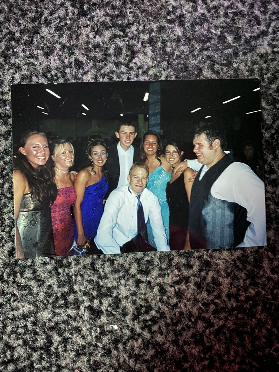mrenka0102's tweet image. Man I do miss prom! Here the flashback when I went to the prom during my high school years! I went alone to the prom😔, oh well! I had a good time with my friends! #prom #prom2002 #prom2003