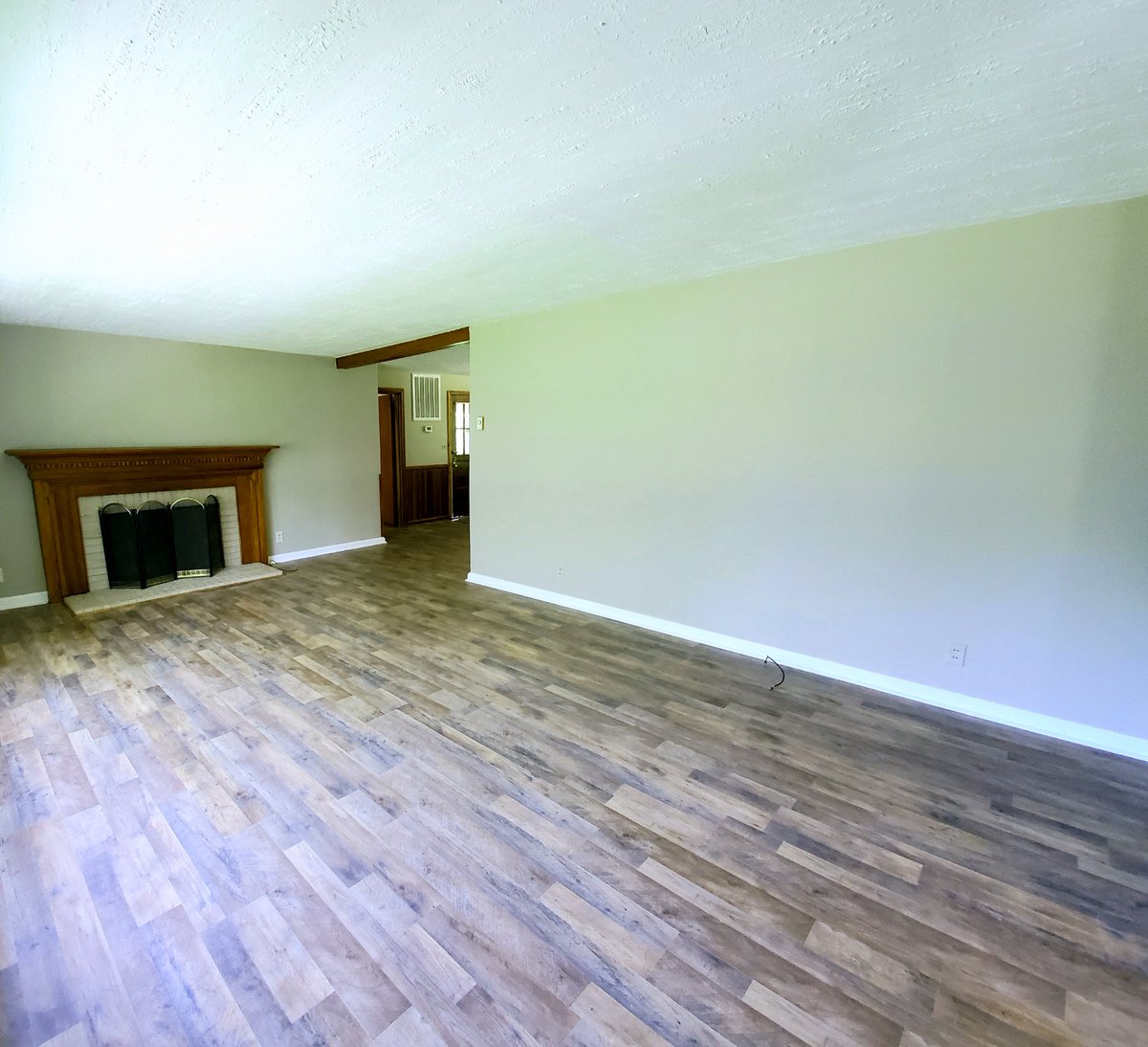 tn_realtor's tweet image. 315 Grata Rd, Knoxville #largebackyard #homesforsale #Knoxville #Realestate Well maintained ranch on level lot. 3br/2ba with garage. Seller to replace roof before closing.  $199,900 #TammieHill #RealtyExecutives Associates 865-688-3232 / 865-256-3805