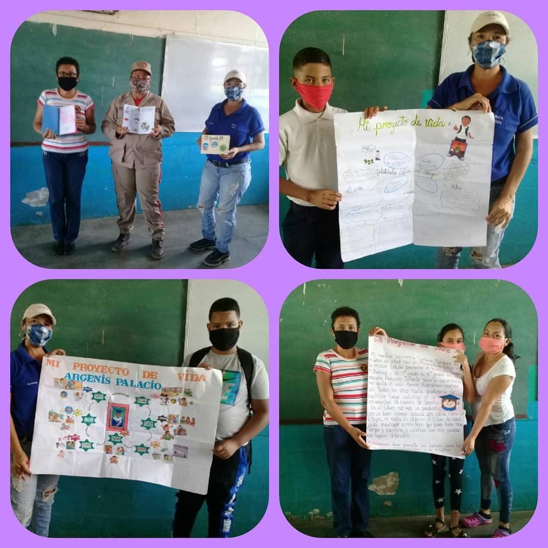 ebproin70's tweet photo. Docentes revisando los trabajos escolares realizados por los estudiantes. 
@EducativoN @cen_araguaney @maduro_en @GestionZeg @josemvasquez @municipio_5 @psuvaristobulo https://t.co/1hqqoqPcEy