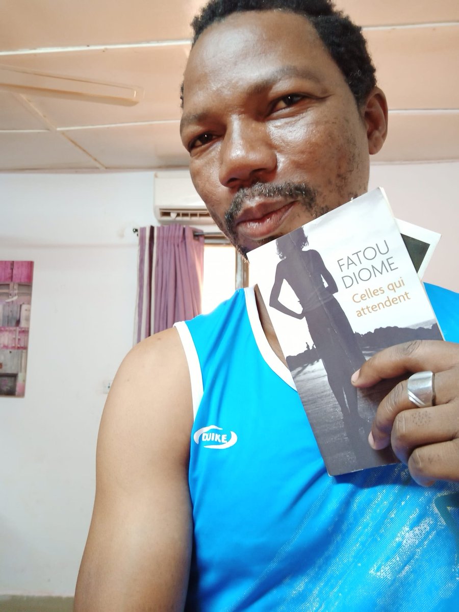LINGEERITEY's tweet photo. "Lire, c'est s'élever par l'acquis..." Georges Kaboré
#Lecturesdeconfinés #AuxConfinsdelaculture #ACC #Sénégal #Communautésdesolidarités #plateformeartistiquelingeer https://t.co/Y7doOtafoO