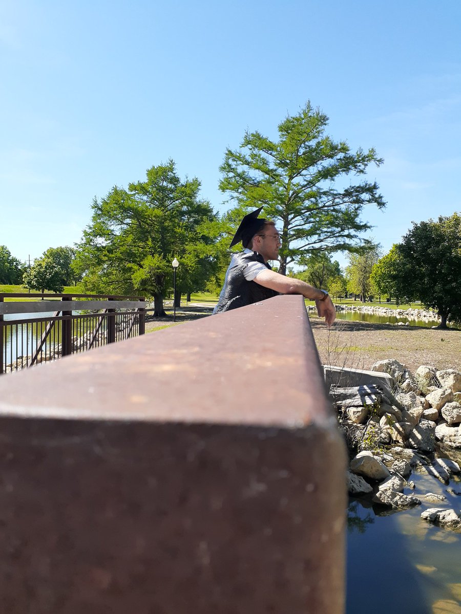 CarsonHaury's tweet photo. Some of the highlights from my photoshoot. #ESUClassof2020 https://t.co/KpaF7eJ74x