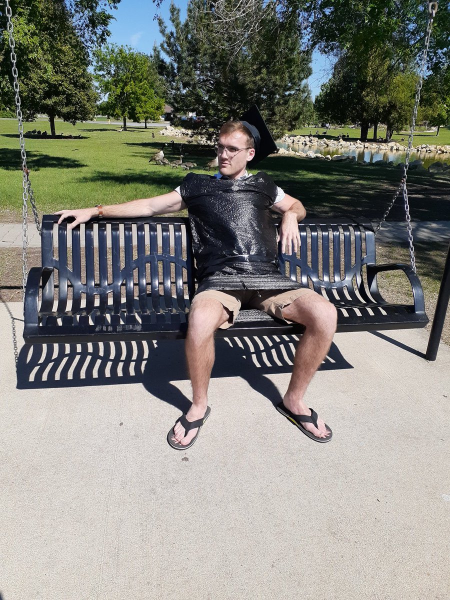 CarsonHaury's tweet photo. Some of the highlights from my photoshoot. #ESUClassof2020 https://t.co/KpaF7eJ74x