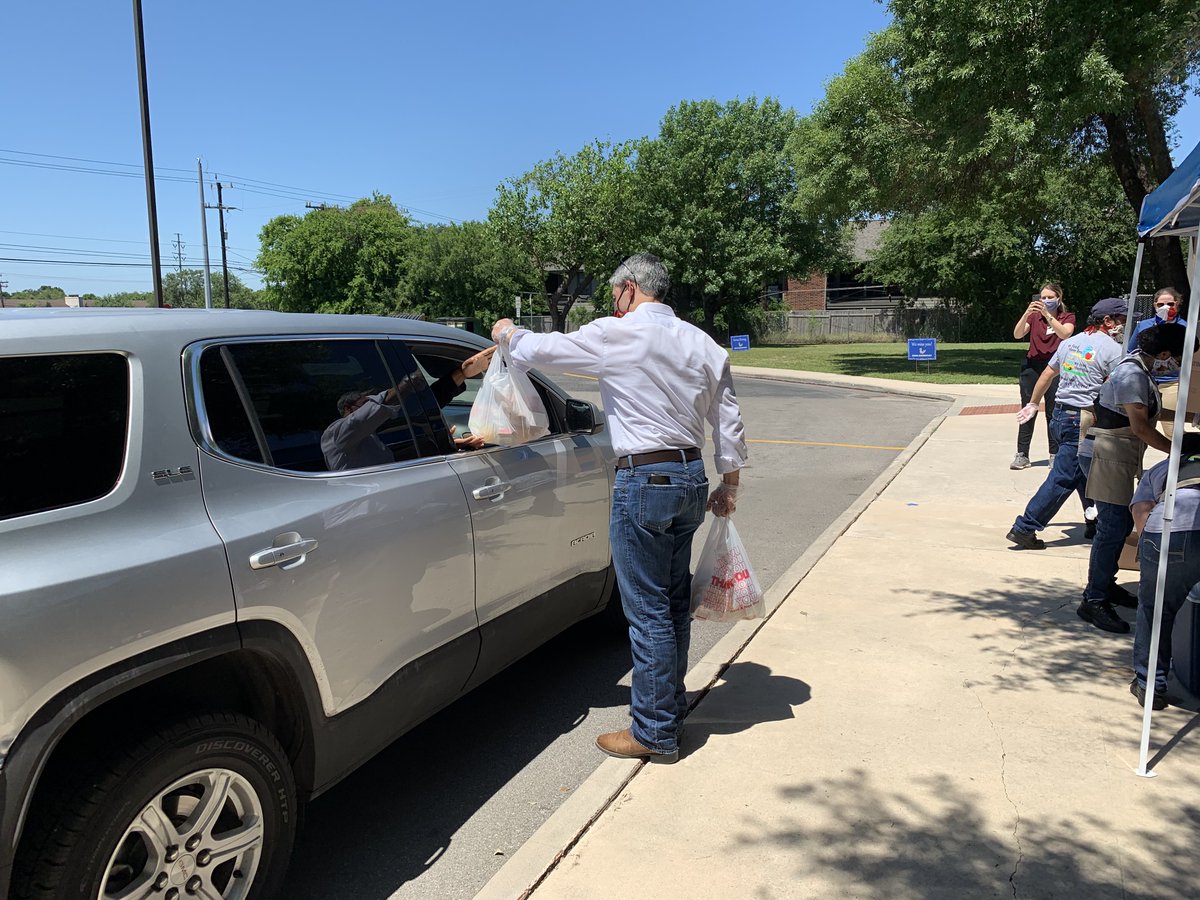 Today, I joined  @NEISD at Serna Elementary to help deliver meals to students. NEISD has delivered nearly 1.7 million meals to children and teens in need throughout our COVID-19 response! Thank you for your tireless efforts.More info:  https://www.neisd.net/site/default.aspx?PageType=3&DomainID=4&ModuleInstanceID=21391&ViewID=6446EE88-D30C-497E-9316-3F8874B3E108&RenderLoc=0&FlexDataID=146438&PageID=19/11