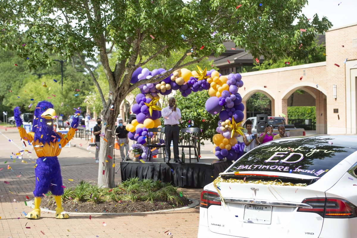 KinkaidSchool's tweet photo. "It's not goodbye, it's a see you later." THANK YOU Dr. Trusty for leaving a lasting impression on our community! 💜💛 #OneKinkaid #ForeverFalcon https://t.co/3UevOdUS25