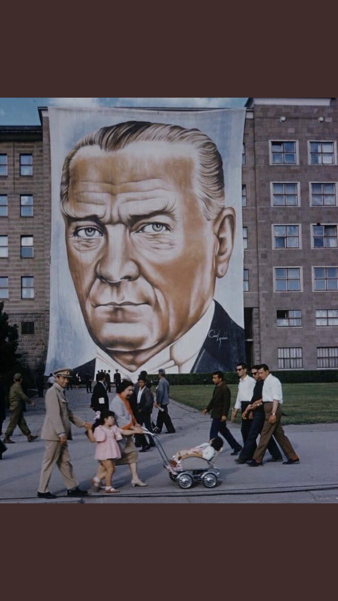 " Milletin bağrından temiz bir kuşak yetişiyor. Bu eseri ona bırakacağım ve gözüm arkada kalmayacak ! "
Mustafa Kemal Atatürk
19 Mayıs Atatürk'ü Anma Gençlik ve Spor Bayramımız Kutlu Olsun ! ♥️
#YerinHiçDolmayacak  #19MayısGenclikveSporBayramımız