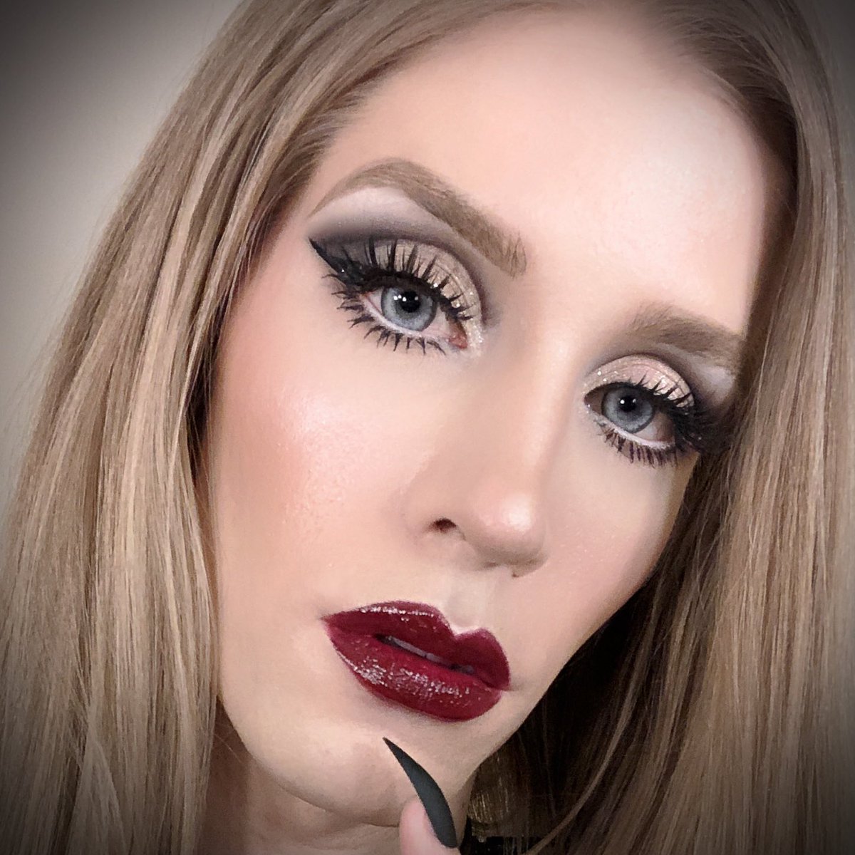 DakotaKuhn's tweet photo. 🖤🖤🖤 #nonbinary #bigender #genderfluid #teamtrans #cd #tg #trans #crossdresser #transvestite #transgender #ladyboy #femboy #girlboy #prettyboy #lgbt #blond #blonde https://t.co/f9dr0Fphtl