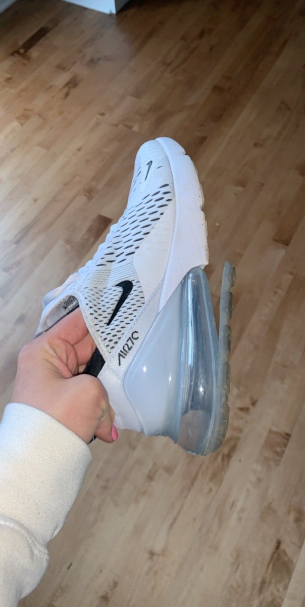 Purchased these ⁦<a href="/Nike/">Nike</a>⁩ shoes ⁦@Eastbay⁩ for $158 for my Senior daughter.  She has has for a little over a week and worn them about 5 times and they r already ripped.  She is so upset and can’t get ahold of anyone to help!  #seniorheartbreak