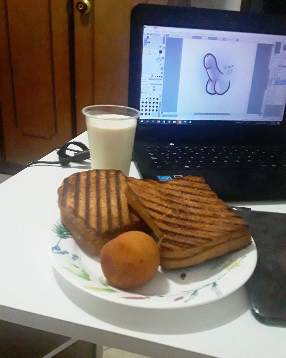 GraceCelestiall's tweet photo. No mamen que ricos se ven esos sándwiches ✨👌

#art #artdigital #pene #comida #dibujos #dibujodigital #drawing #drawingdigital #drawingmeme #drawingmemes #nsfwmemes #nsfw #artnsfw https://t.co/x1eCeEJlcE