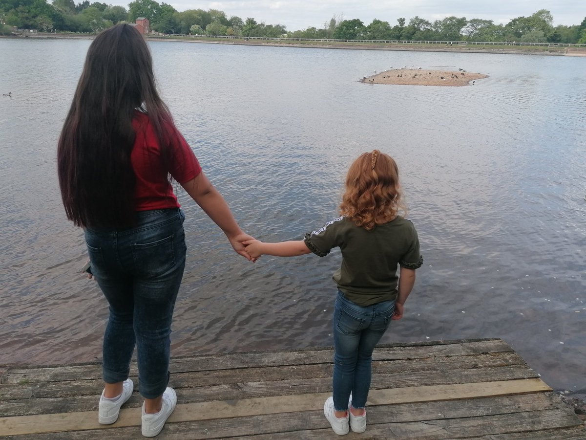 MccarronColleen's tweet photo. Another walk and more nature and fresh air, we found different coloured leaves, used our math skills to add the number of ducklings, ducks and swans we could see on the lake and of course learnt how to skim stones across the water #covid19 #homeschooling @SoulsSchool @Miss__Teaa https://t.co/RYrofMXdhV